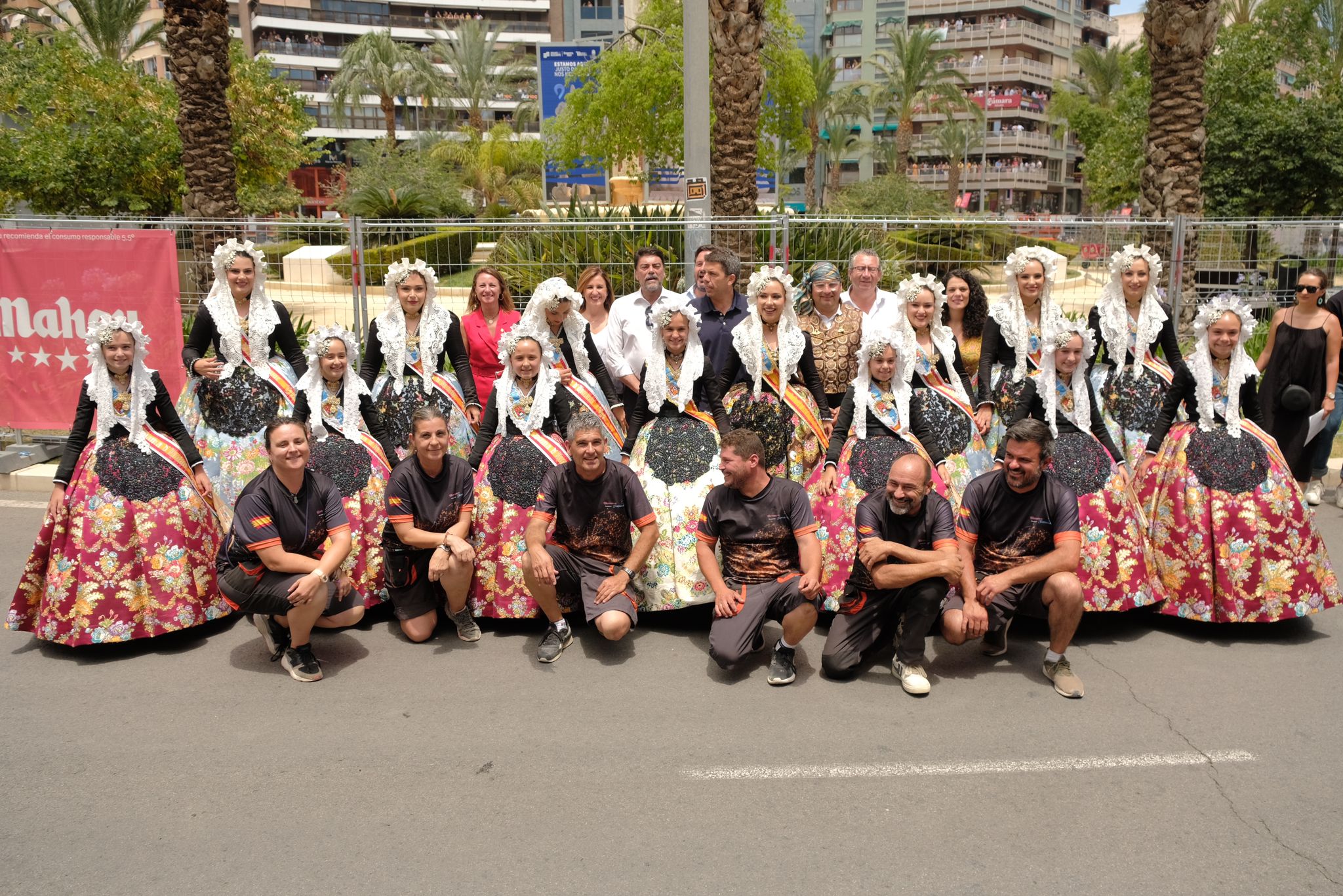 Así ha sido foto a foto la mascletà del 24 de junio
