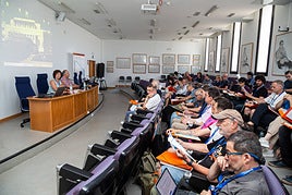 La cita ha arrancado este miércoles en la Facultad de Económicas y Empresariales de la UA.