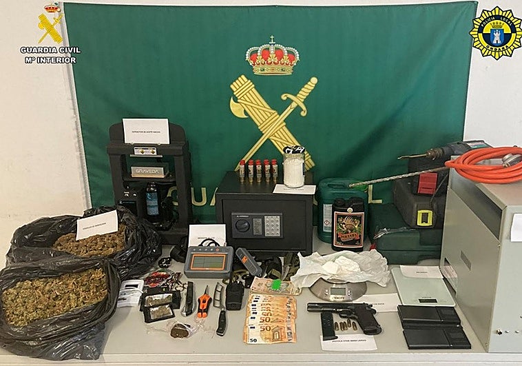 Imágenes de la operación de la Guardia Civil.