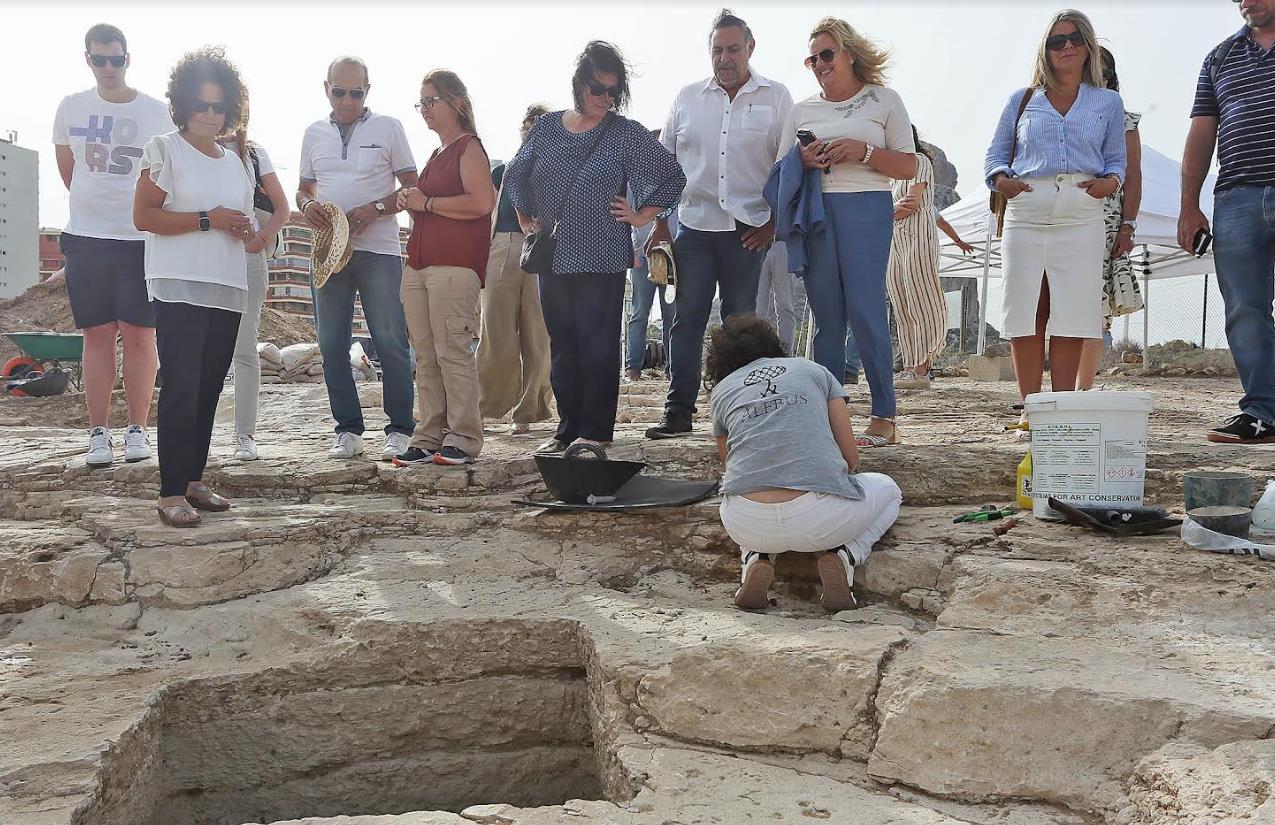 Visita a las obras de musealización de los Baños de la Reina de Calp.