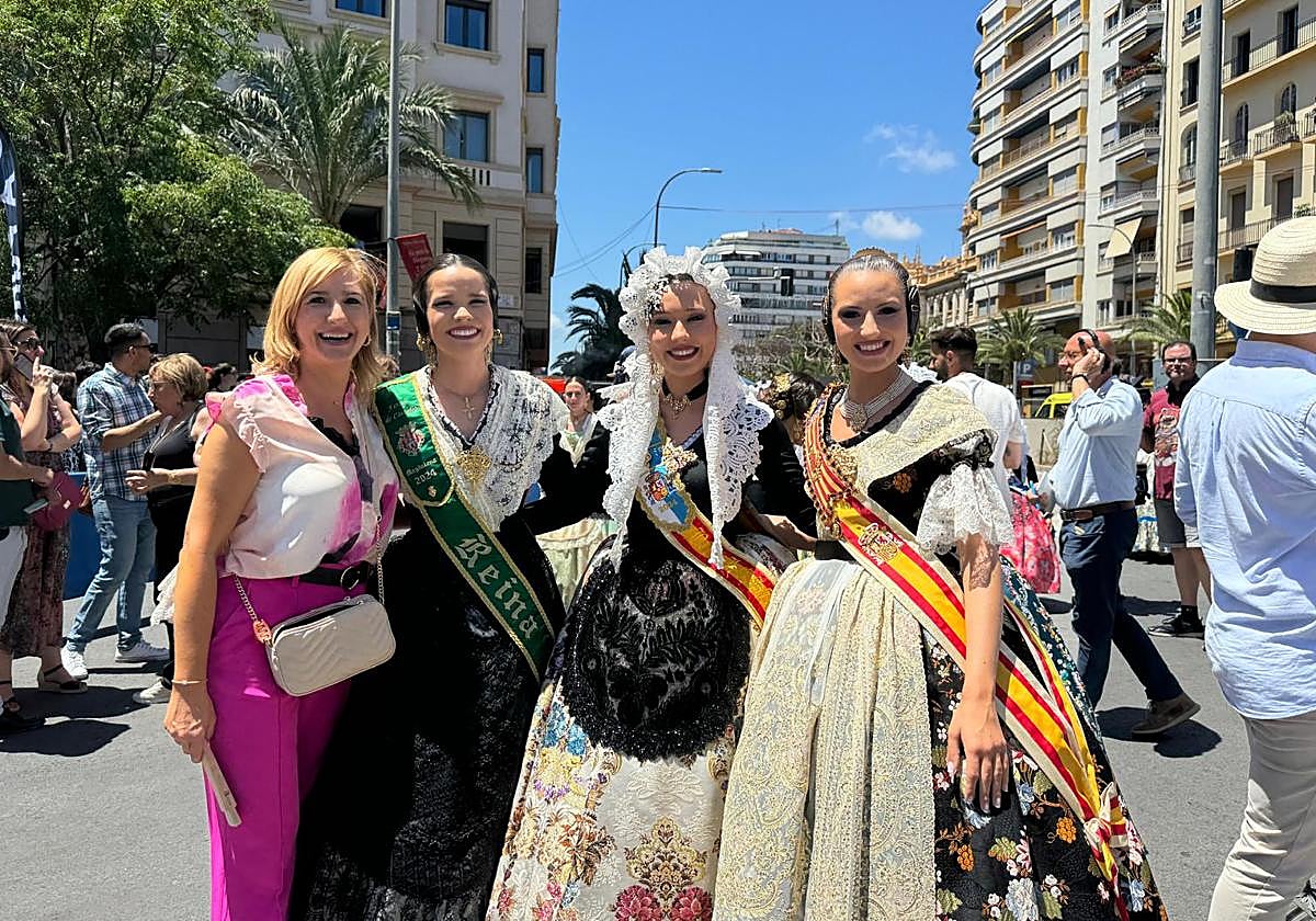 Salomé Pradas durante la mascletà de Alicante