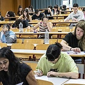El nuevo modelo educativo flexibiliza la exención de examinarse en valenciano y el reconocimiento del C1