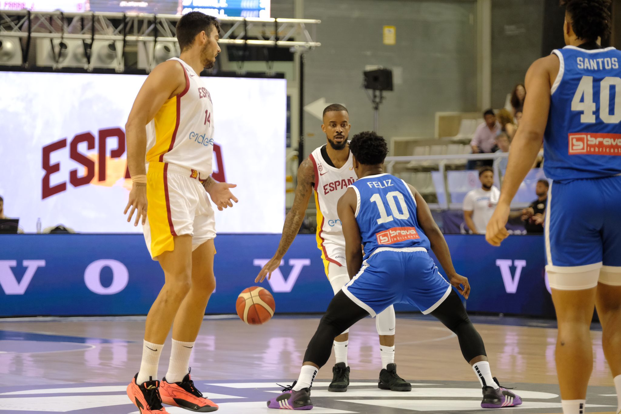 84-74. España vence a la República Dominicana y se prepara para el Preolímpico