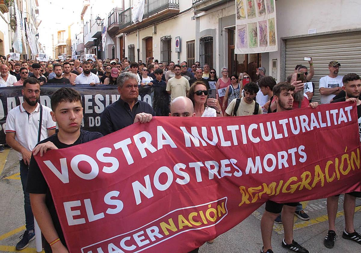 Manifestantes en Gata de Gorgos este domingo.