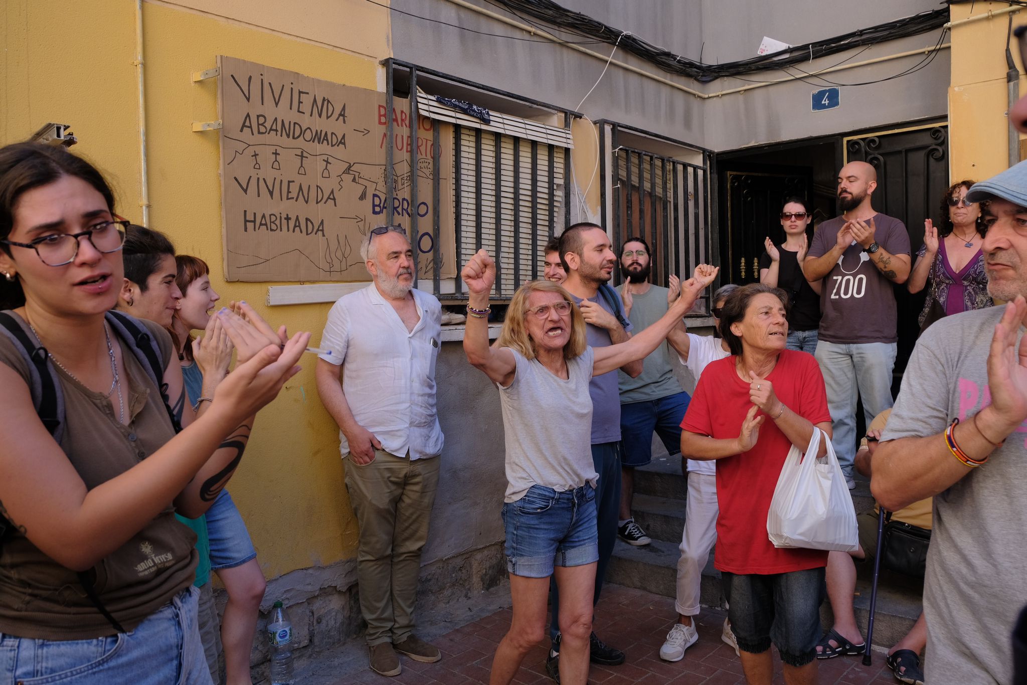 Imágenes del intento de desahucio en el barrio Virgen del Carmen de Alicante