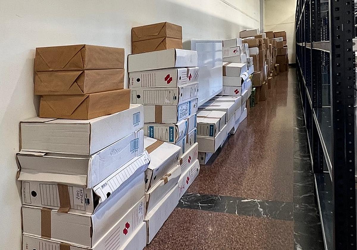 Imagen principal - Sala habilitada en el centro cultural municipal que albergará el fondo documental de la escritora.