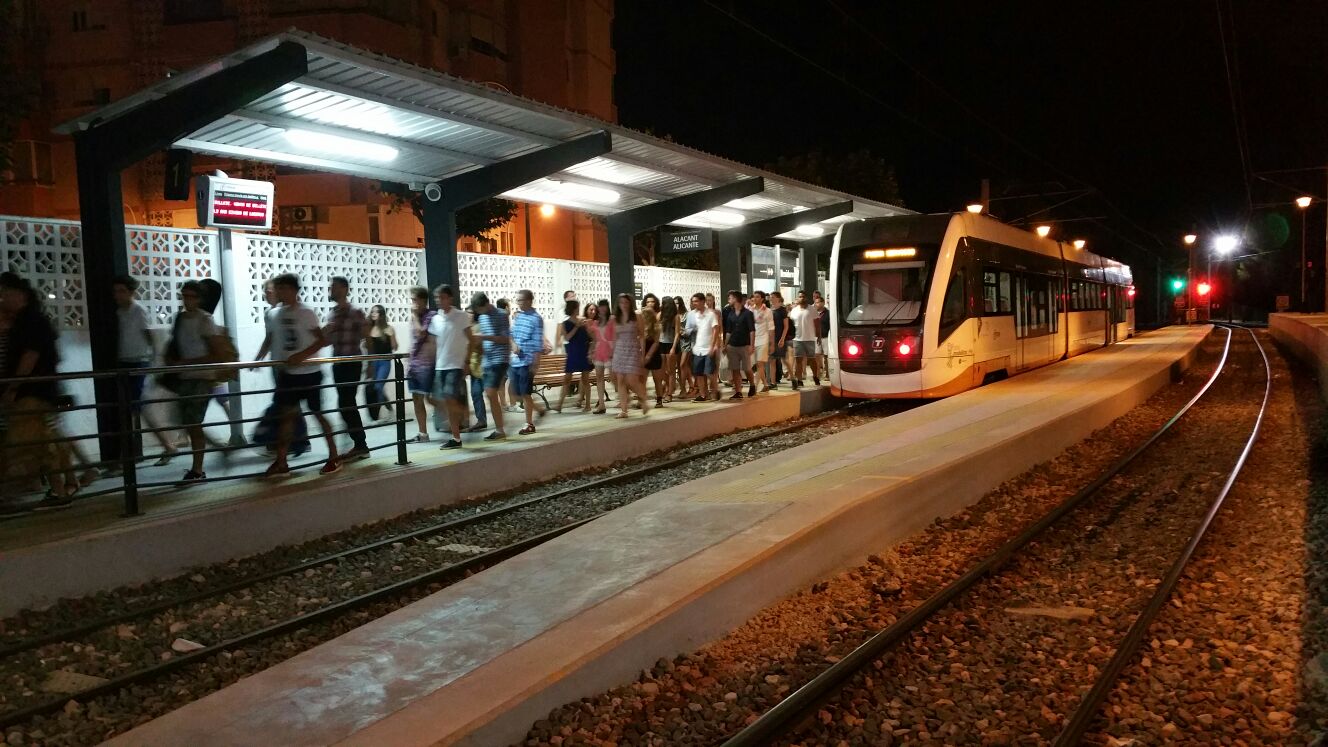El Tramnochador circulará durante las noches de viernes y sábado por Alicante.