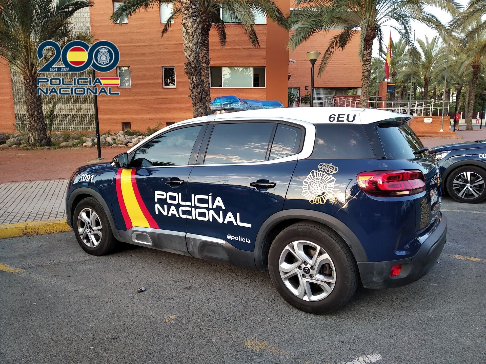 Coche patrulla en la Comisaría de Elche.