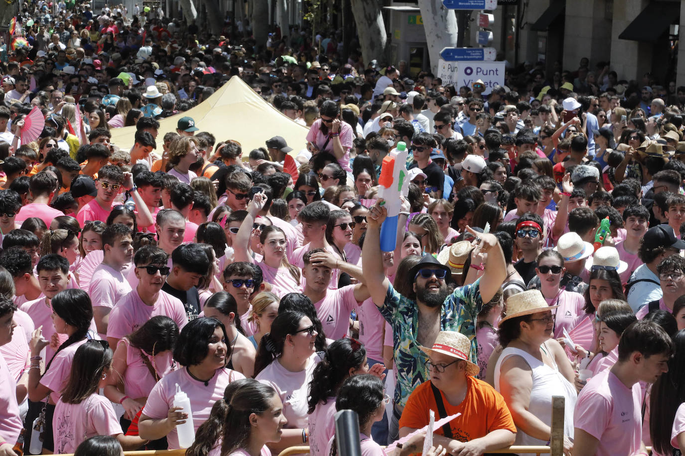 El chupinazo abre la Festa Major de Dénia