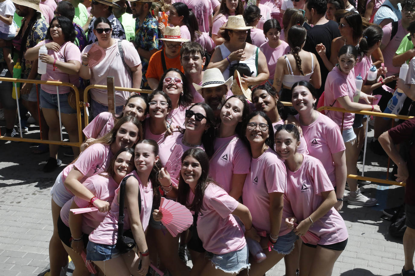 El chupinazo abre la Festa Major de Dénia