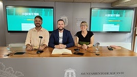 Alberto Ibáñez, Rafa Mas y Papi Robles, en la presentación de la web contra los apartamentos turísticos.