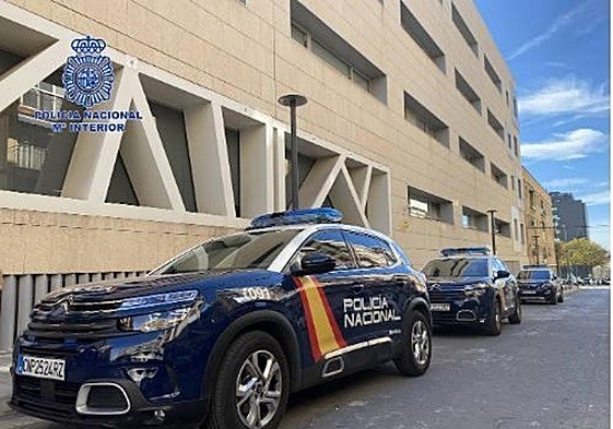 Coches patrulla en la Comisaría Provincial.