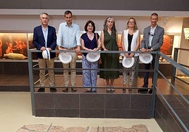 La firma del convenio ha tenido lugar en el Yacimiento Arqueológico de La Alcudia-UA en Elche.