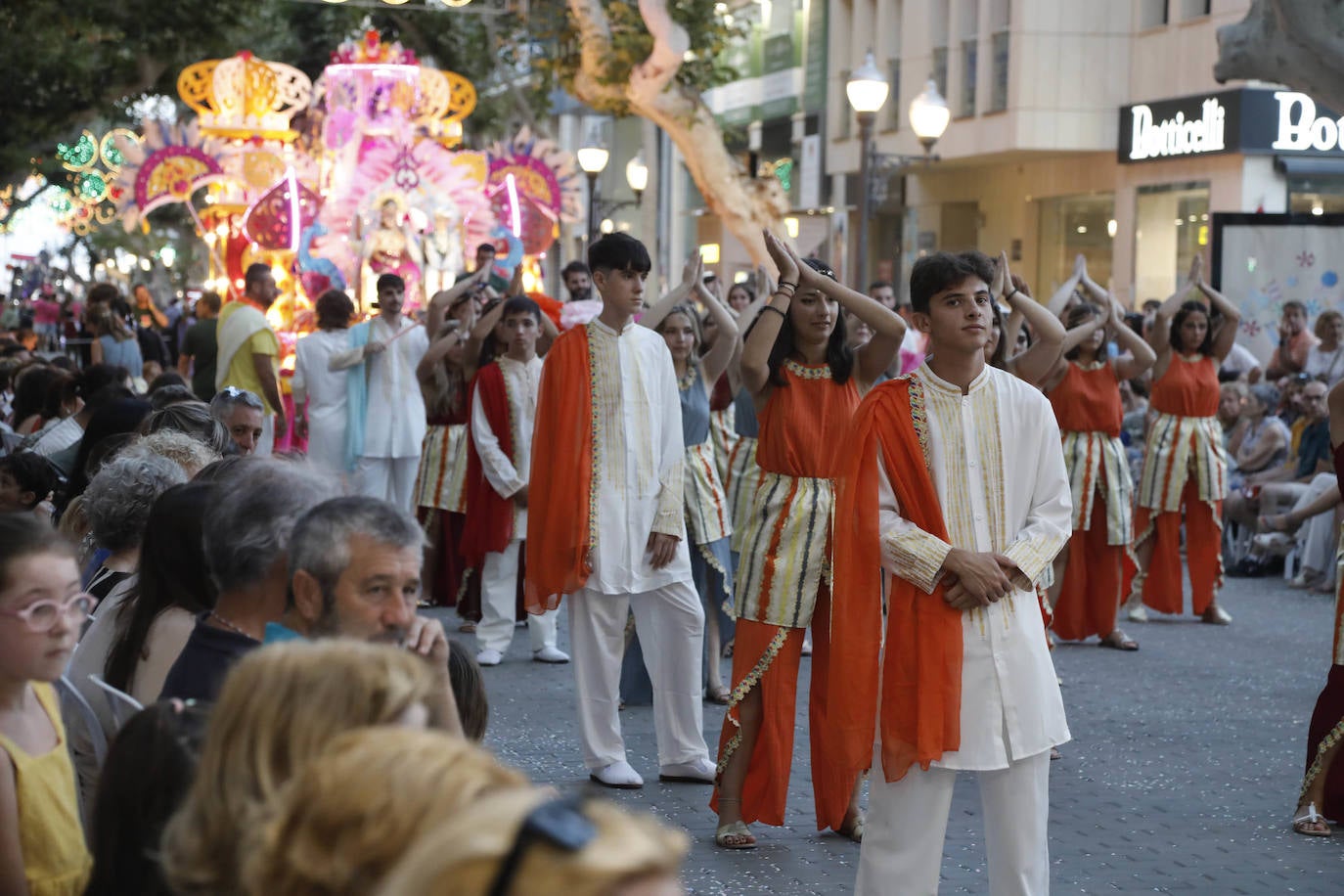 Así ha sido el desfile de Carrozas 2024 de Dénia