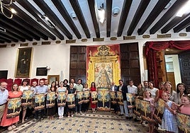 Presentación del cartel de las fiestas de agosto en el Ayuntamiento de Elche.