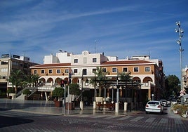 Fachada del Ayuntamiento de Guardamar del Segura.