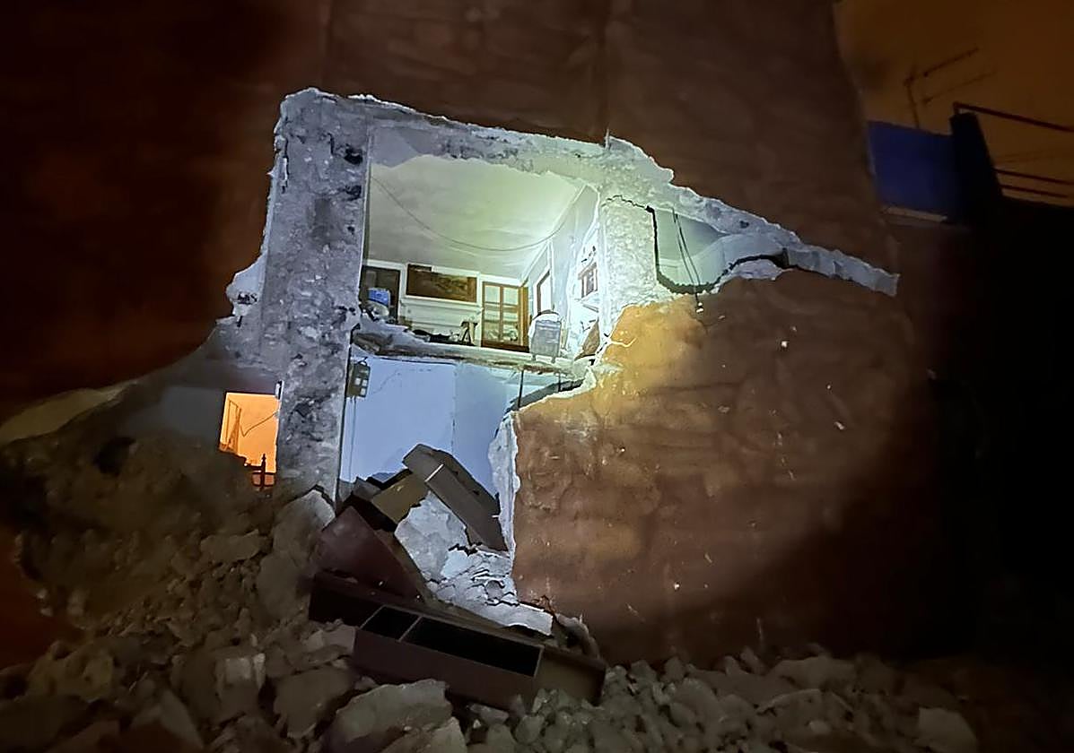 Imagen de la medianera del edificio después del deprendimiento.