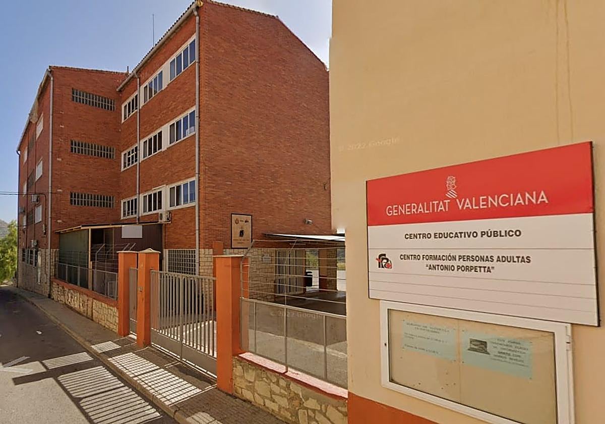 Centro Público de Formación de Personas Adultas Antonio Porpetta.