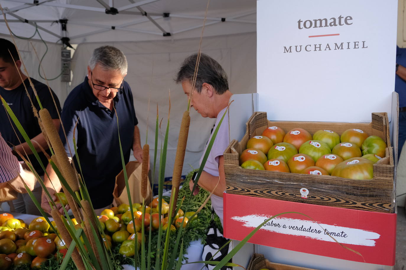 La IV Feria del Tomate de Muchamiel llena el municipio de sabor