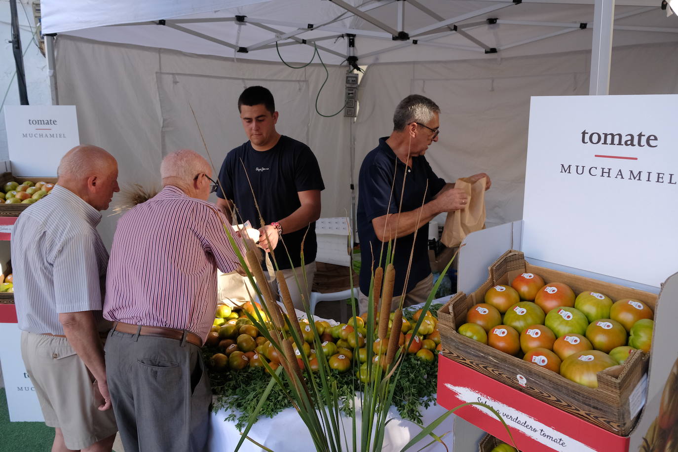 La IV Feria del Tomate de Muchamiel llena el municipio de sabor