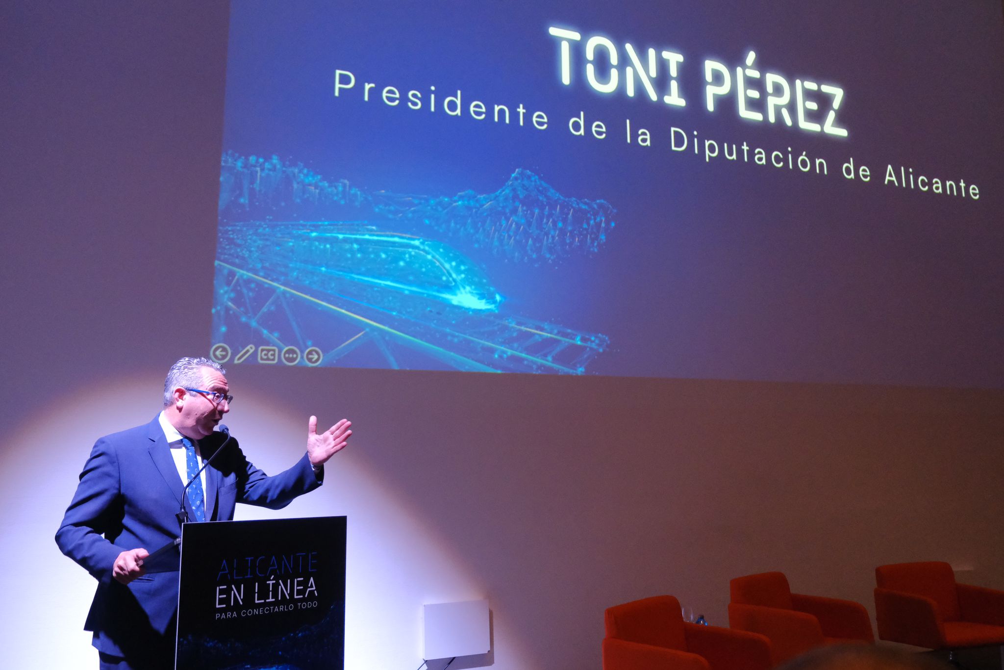 Fotos de la presentación del estudio &#039;Alicante en línea para conectarlo todo&#039;