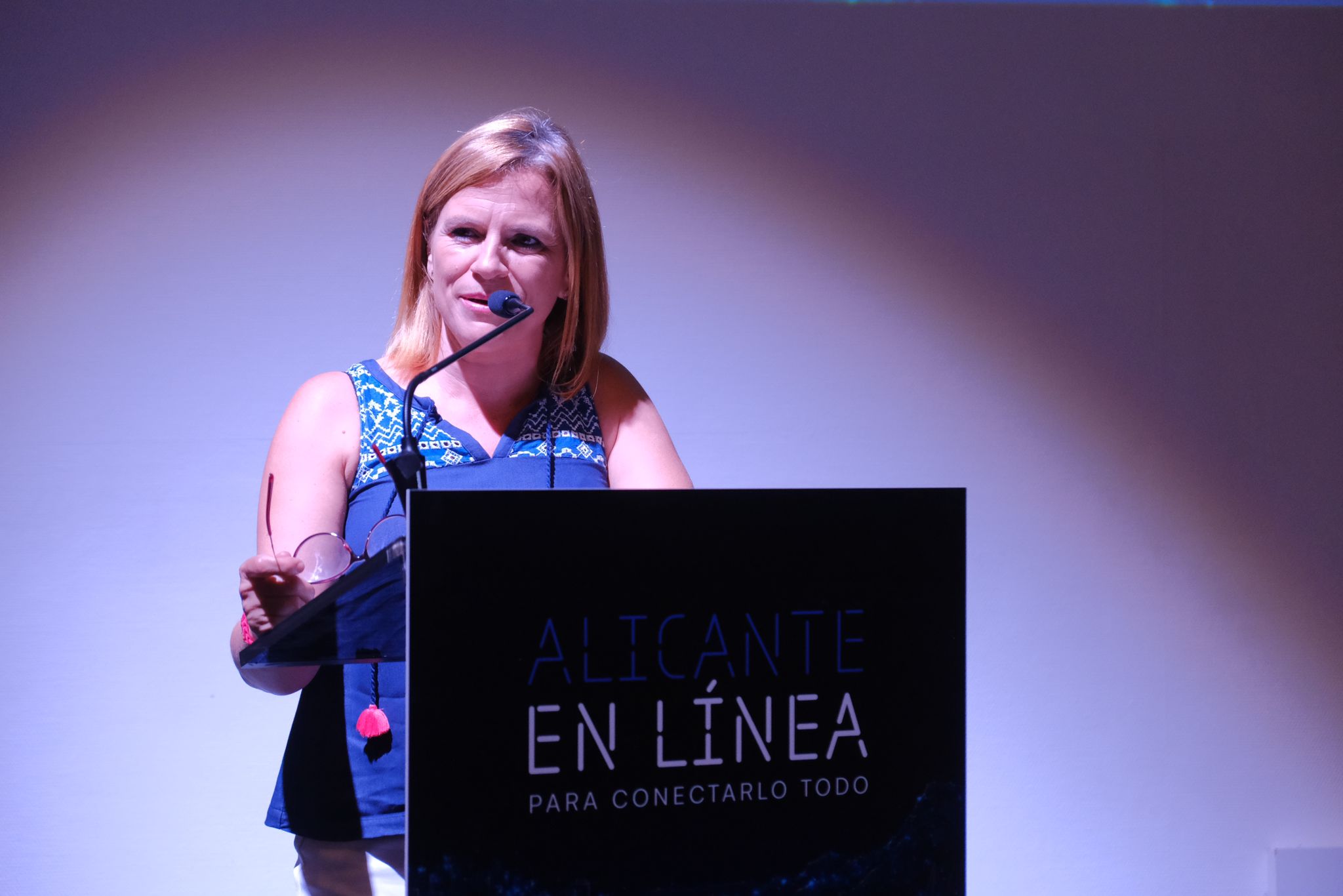 Fotos de la presentación del estudio &#039;Alicante en línea para conectarlo todo&#039;