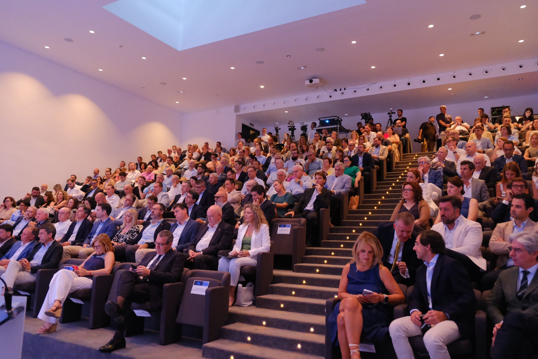 Fotos de la presentación del estudio &#039;Alicante en línea para conectarlo todo&#039;