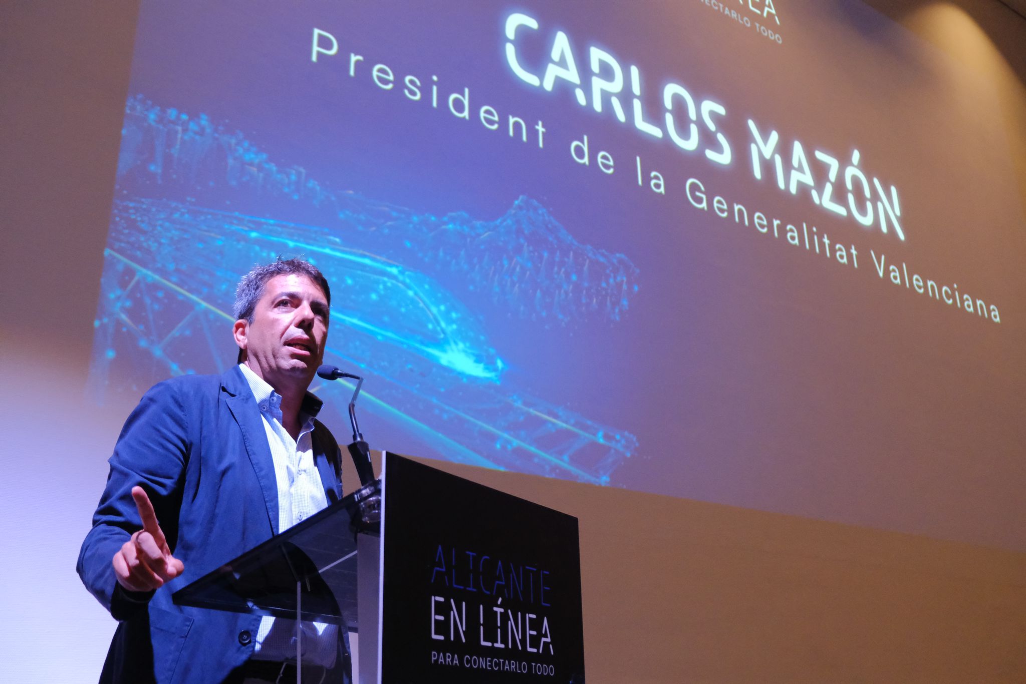 Fotos de la presentación del estudio &#039;Alicante en línea para conectarlo todo&#039;