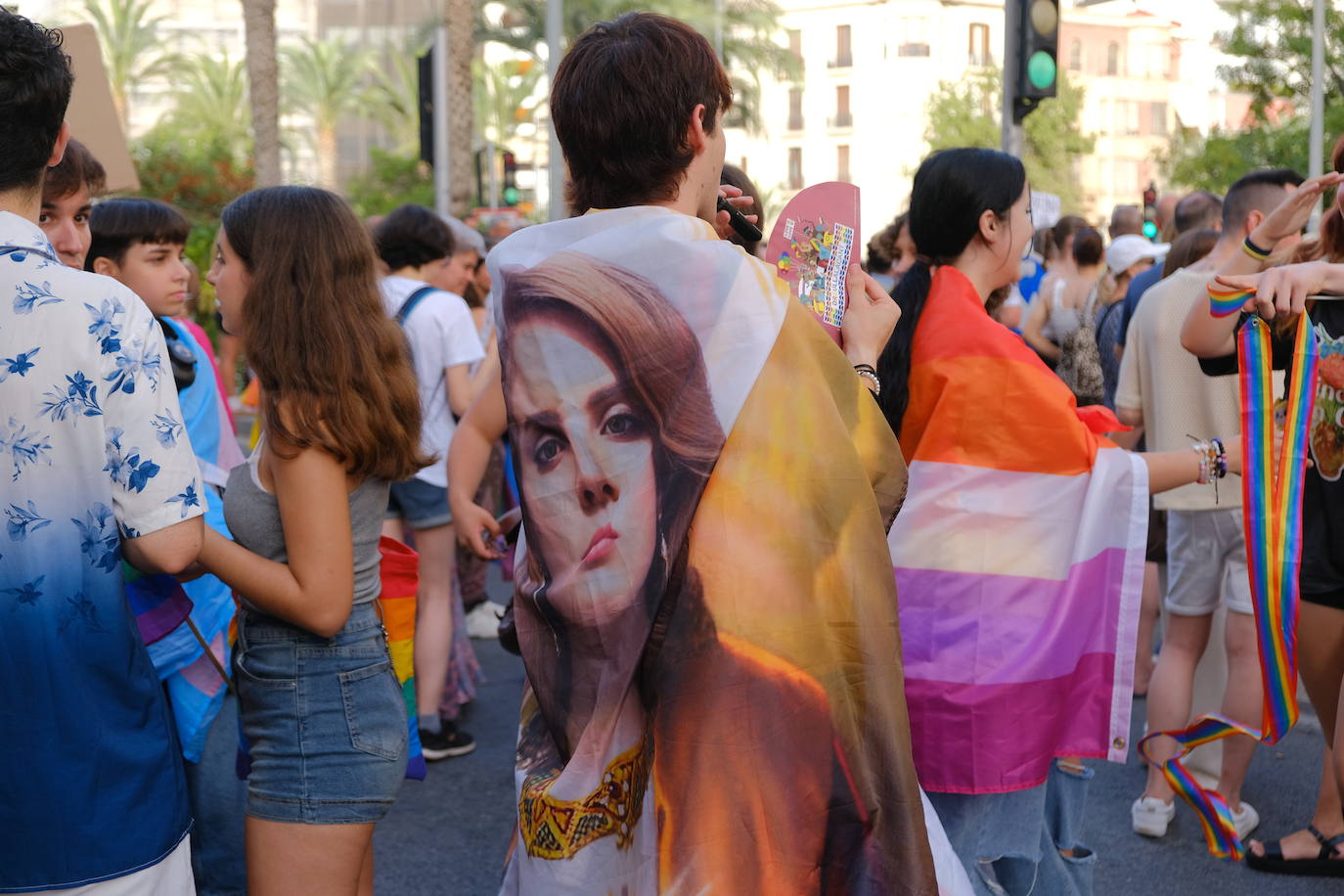 Multitudinaria manifestación del Orgullo LGTBIQ+ en Alicante