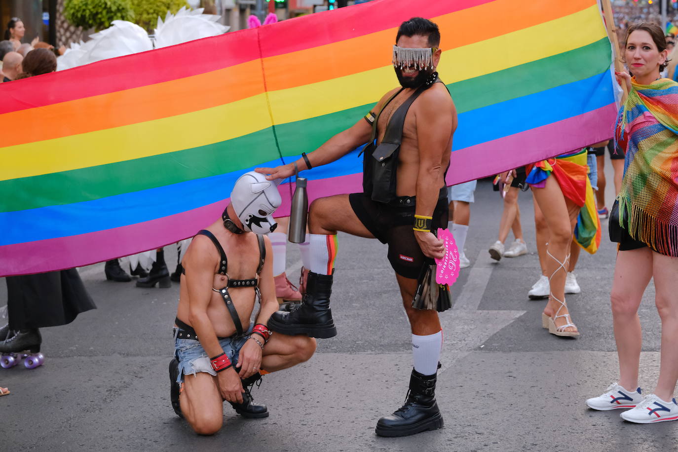 Multitudinaria manifestación del Orgullo LGTBIQ+ en Alicante