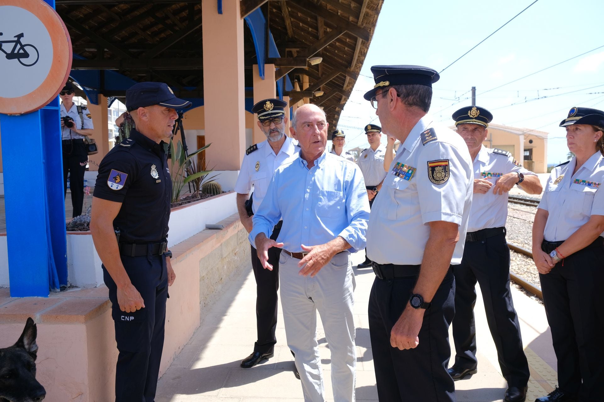 TRAM presenta en Alicante el convoy conmmemorativo del bicentenario de la Policía Nacional