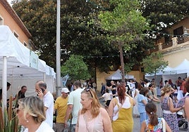Asistentes a la Feria del Tomate de Mutxamel.