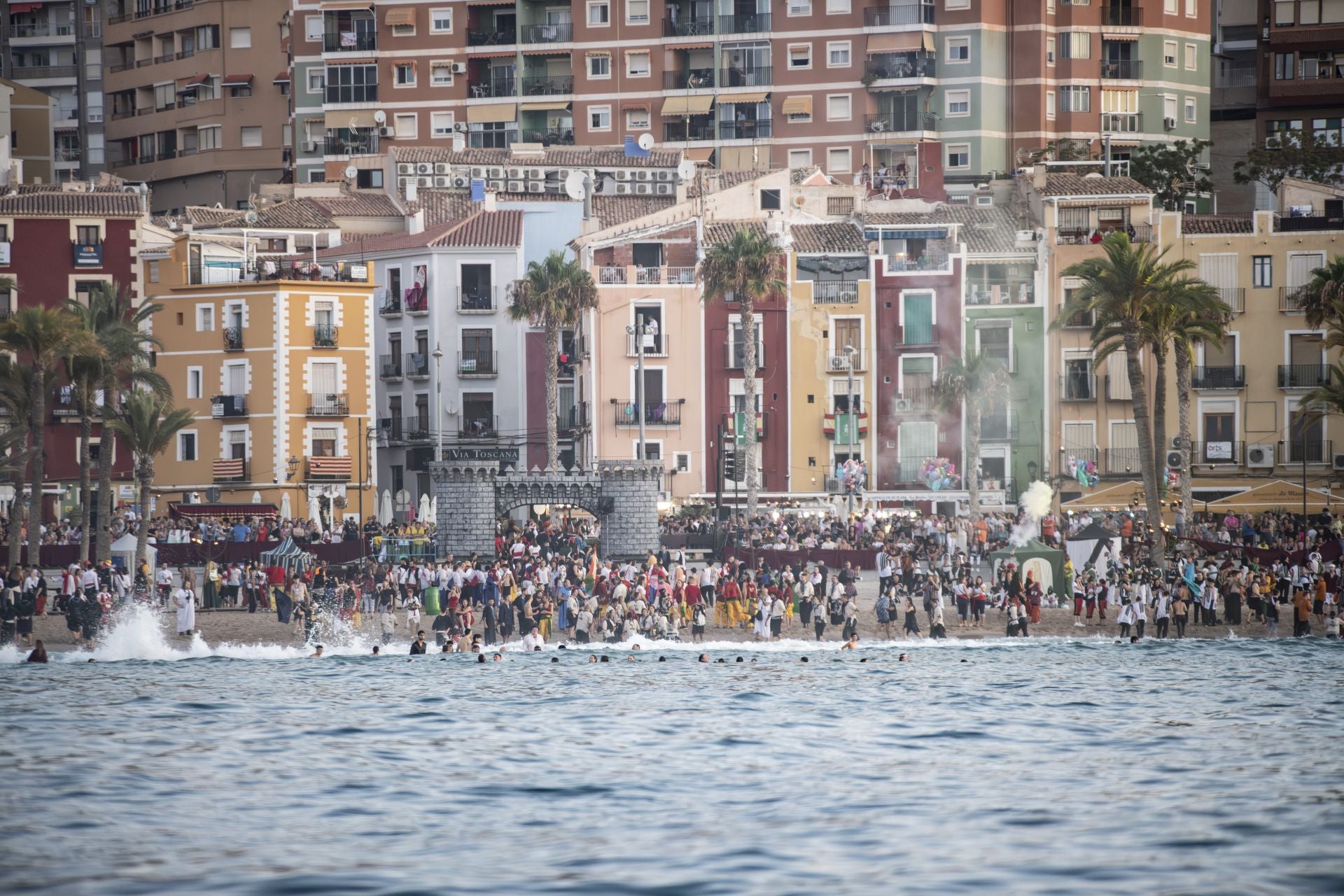 Impresionante desembarco moro en las fiestas de La Vila Joiosa