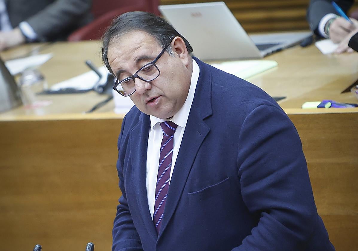 El diputado popular Domingo Ginero durante una intervención en Les Corts.