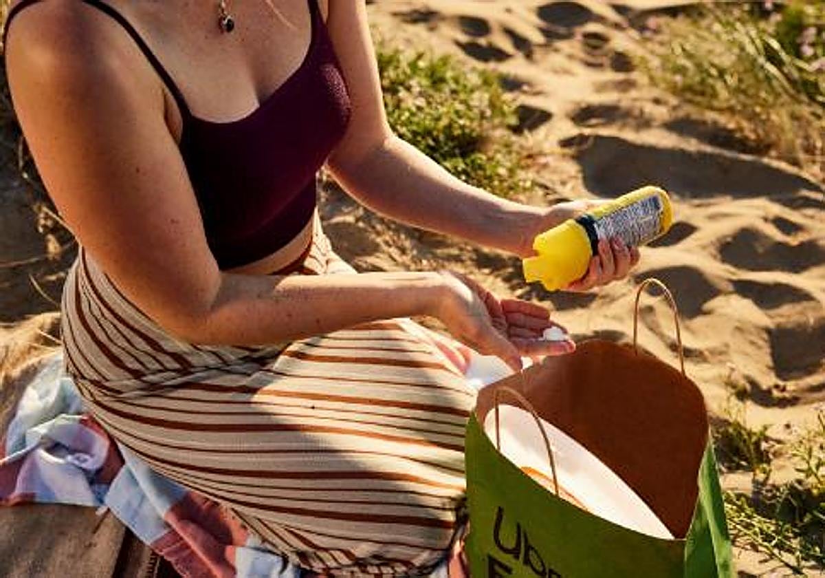 Del restaurante a la toalla, nuevo servicio de reparto en dos playas de Alicante.