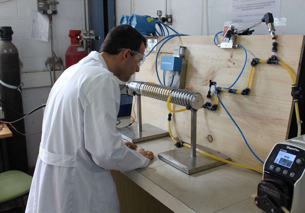 Una de las pruebas de laboratorio efectuadas con zumo de naranja.