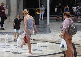 Turistas en el centro de Alicante.