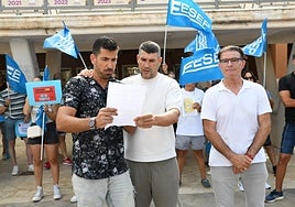 Lectura del manifiesto de los sindicatos en Guardamar.