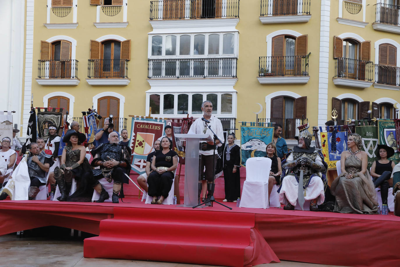 Dénia da la bienvenida a los Moros y Cristianos 2024 con el pregón