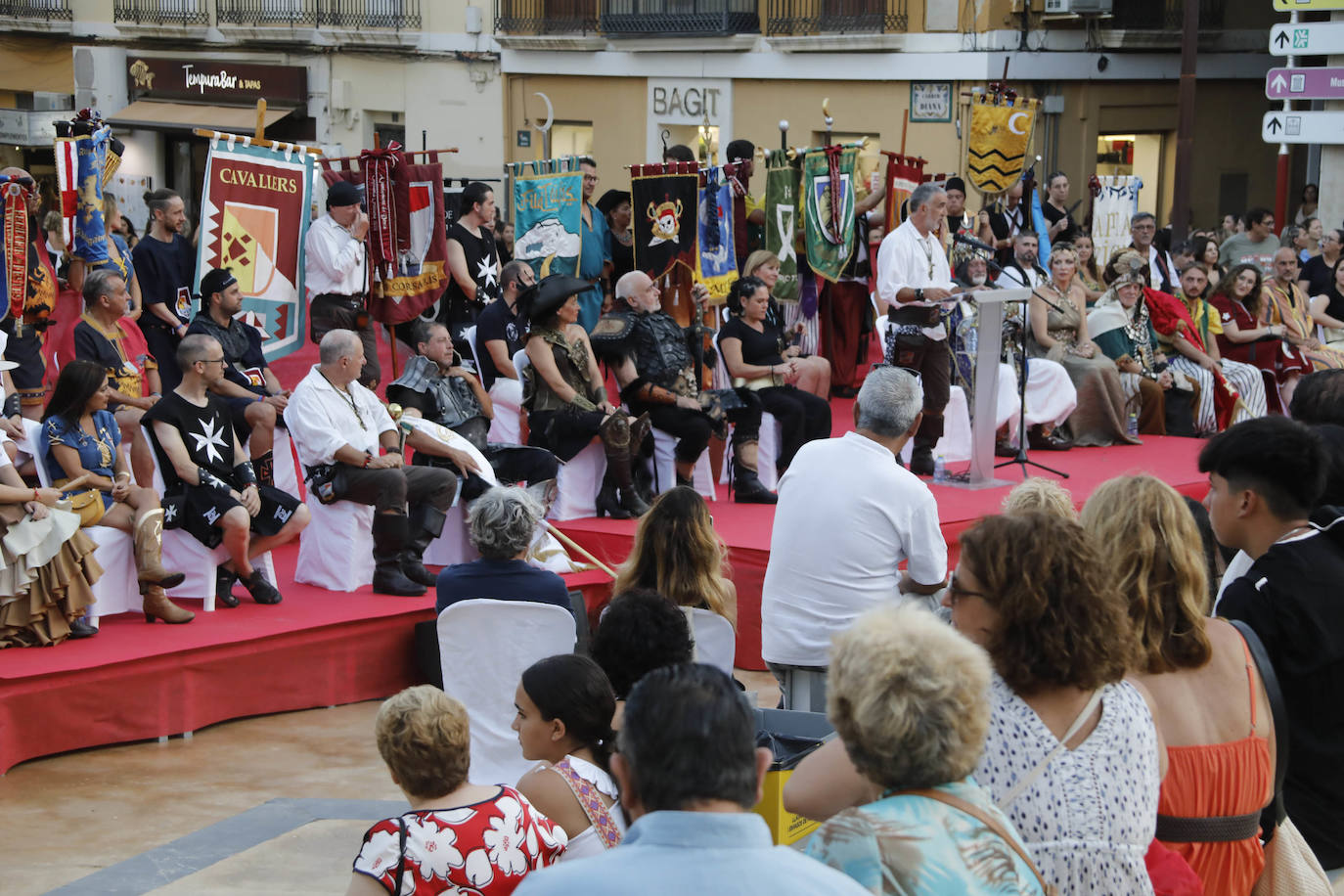 Dénia da la bienvenida a los Moros y Cristianos 2024 con el pregón