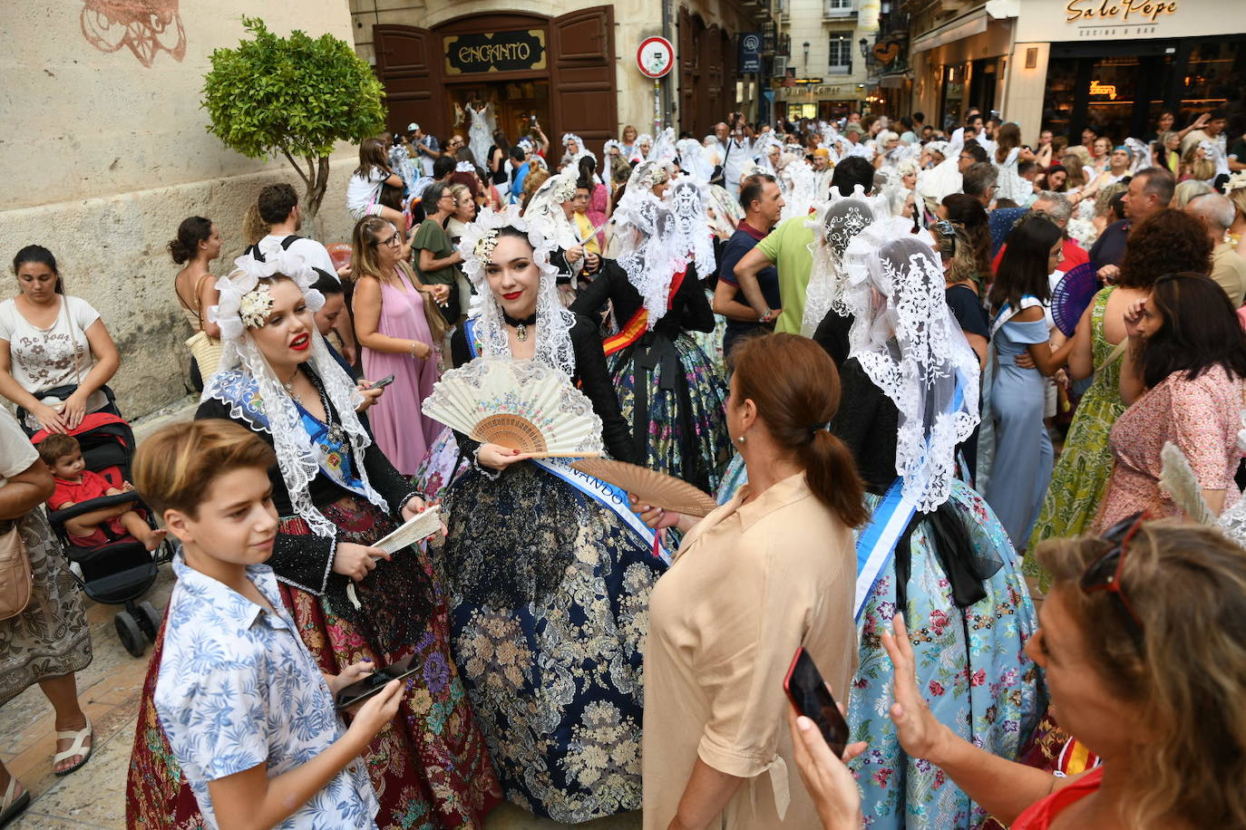 Alicante rinde homenaje a su patrona