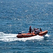 Rescatan a seis personas antes de que se hundiera su embarcación en Xàbia