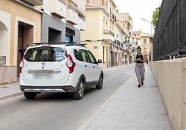 Peatón por las calles de Alicante.