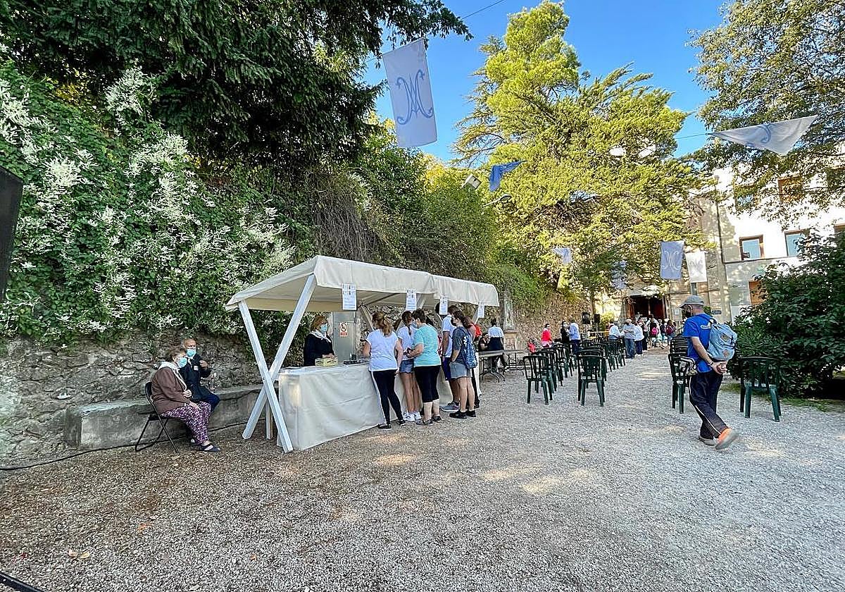 Festividad de la Virgen de los Lirios en la Font Roja, en una imagen de archivo.