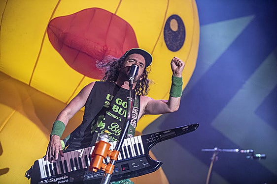 El grupo Alestorm sobre los escenarios del festival Leyendas del Rock.