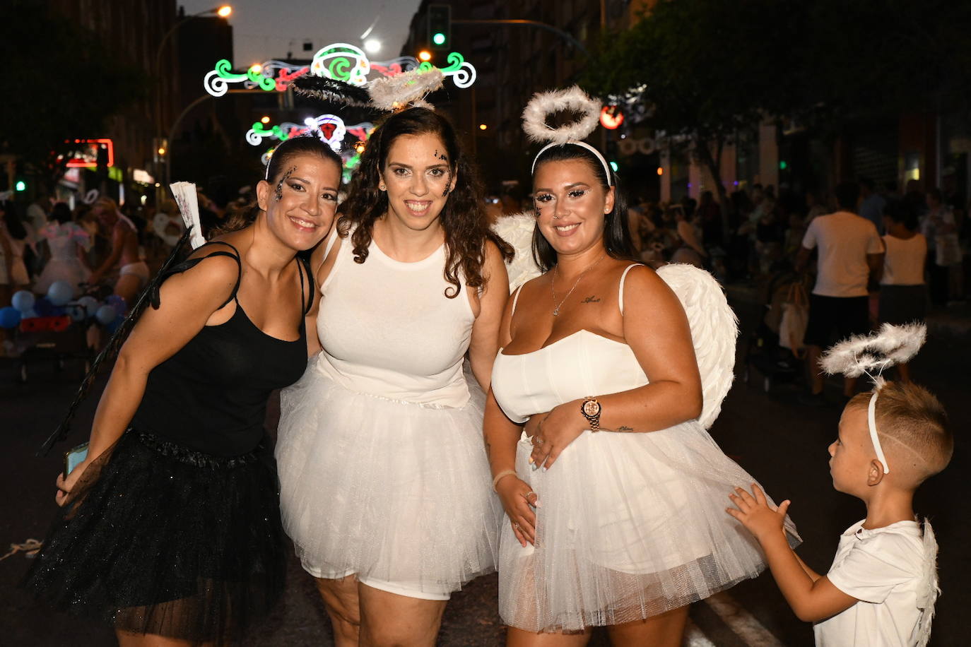 La Retreta de los Moros y Cristianos de Altozano llena de color el barrio