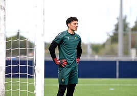 Nando Almodóvar, durante un entrenamiento con el Cádiz.