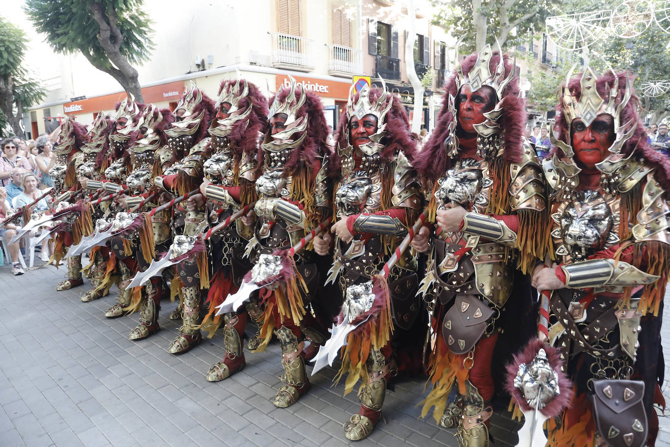 Así ha sido el Desfile de Gala y el Castillo de Fuegos de Dénia