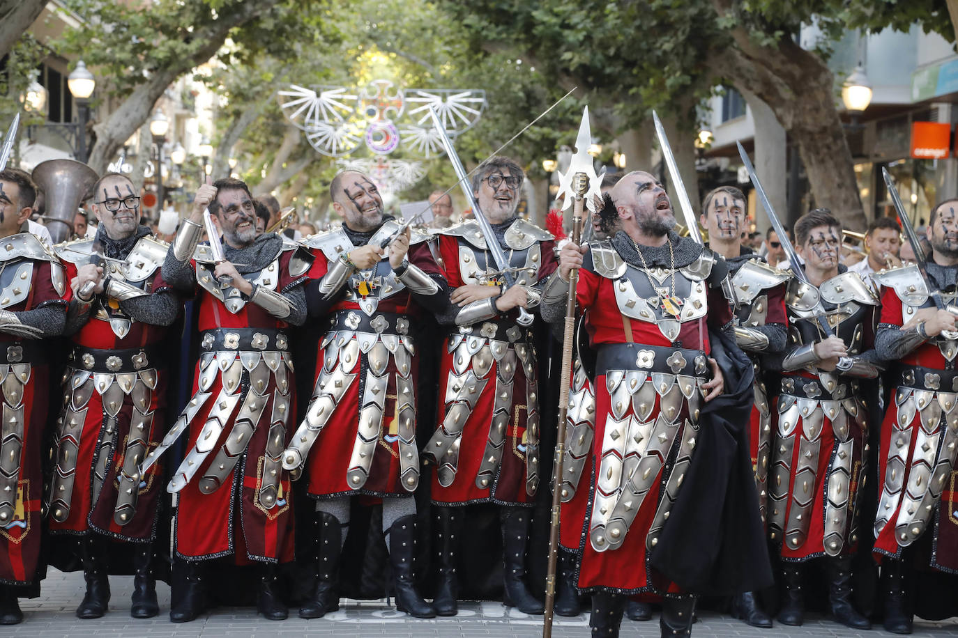 Así ha sido el Desfile de Gala y el Castillo de Fuegos de Dénia