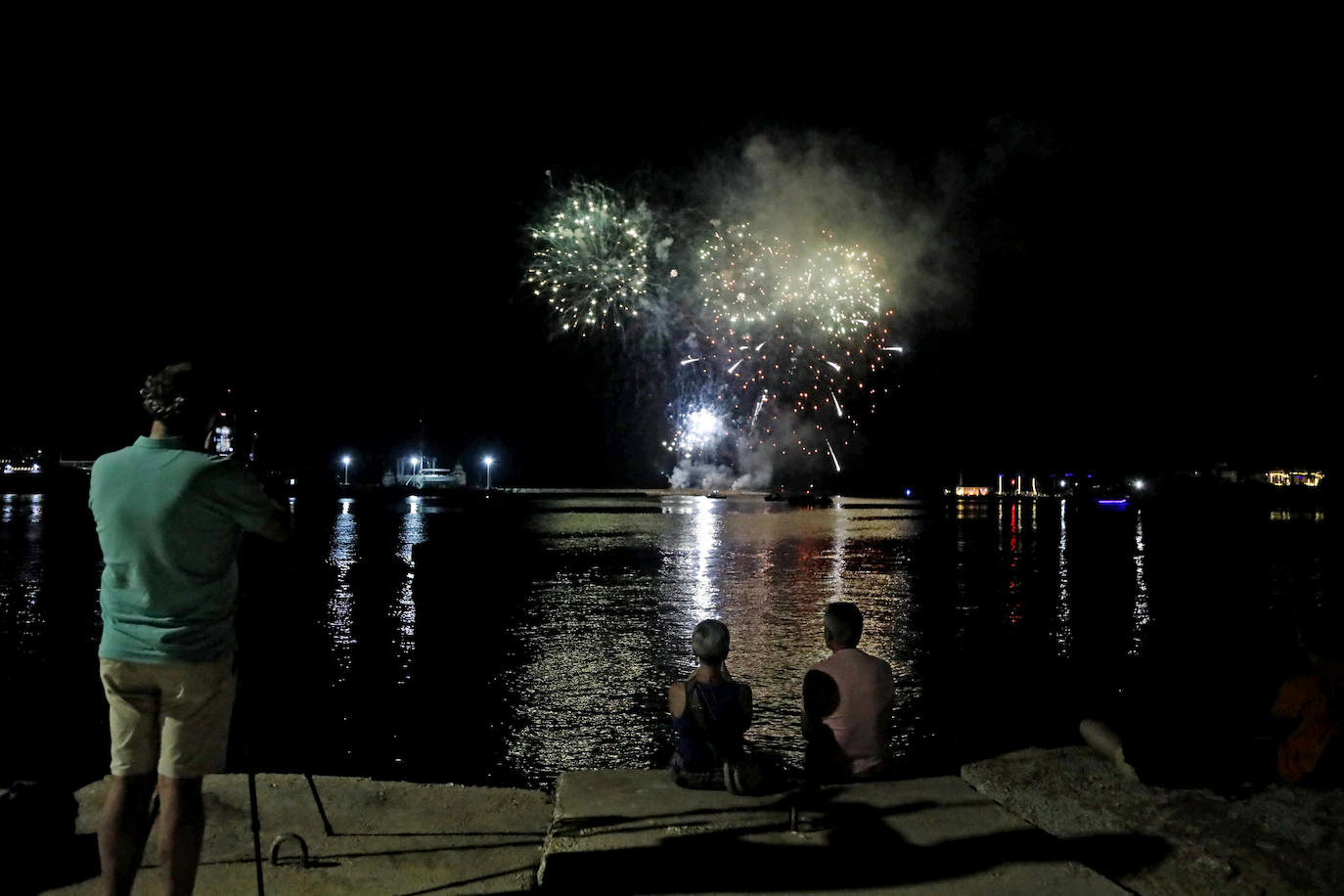 Así ha sido el Desfile de Gala y el Castillo de Fuegos de Dénia